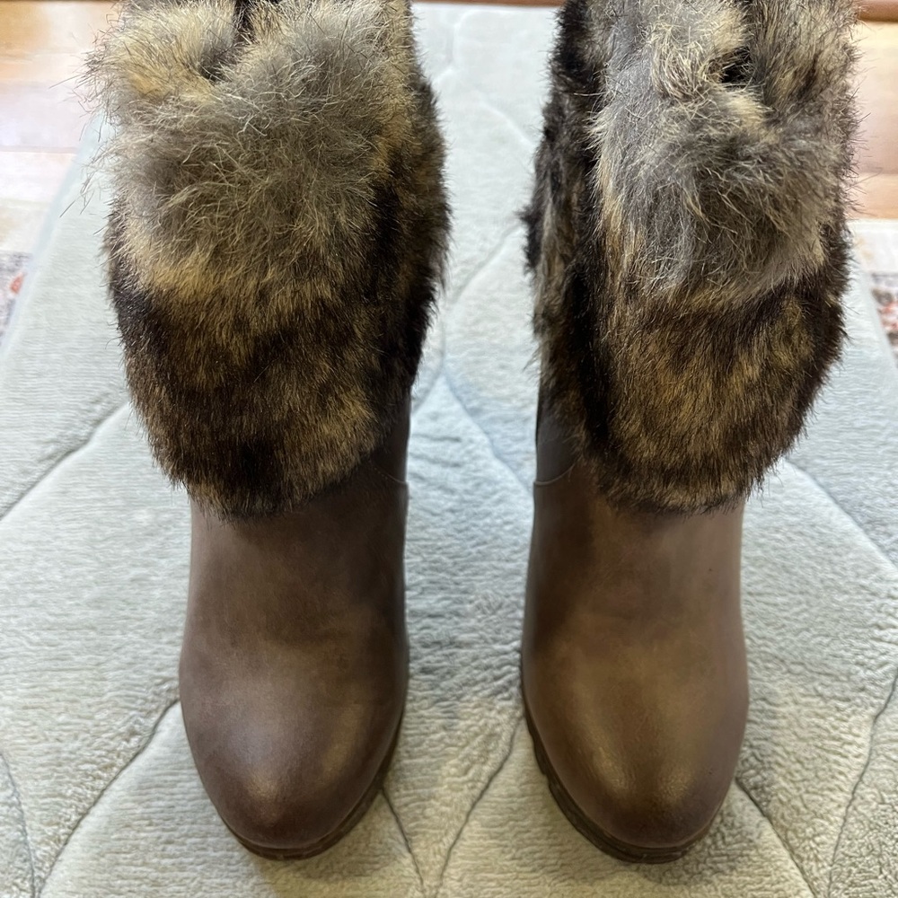 Brown Faux Fur Trimmed Women's Boots